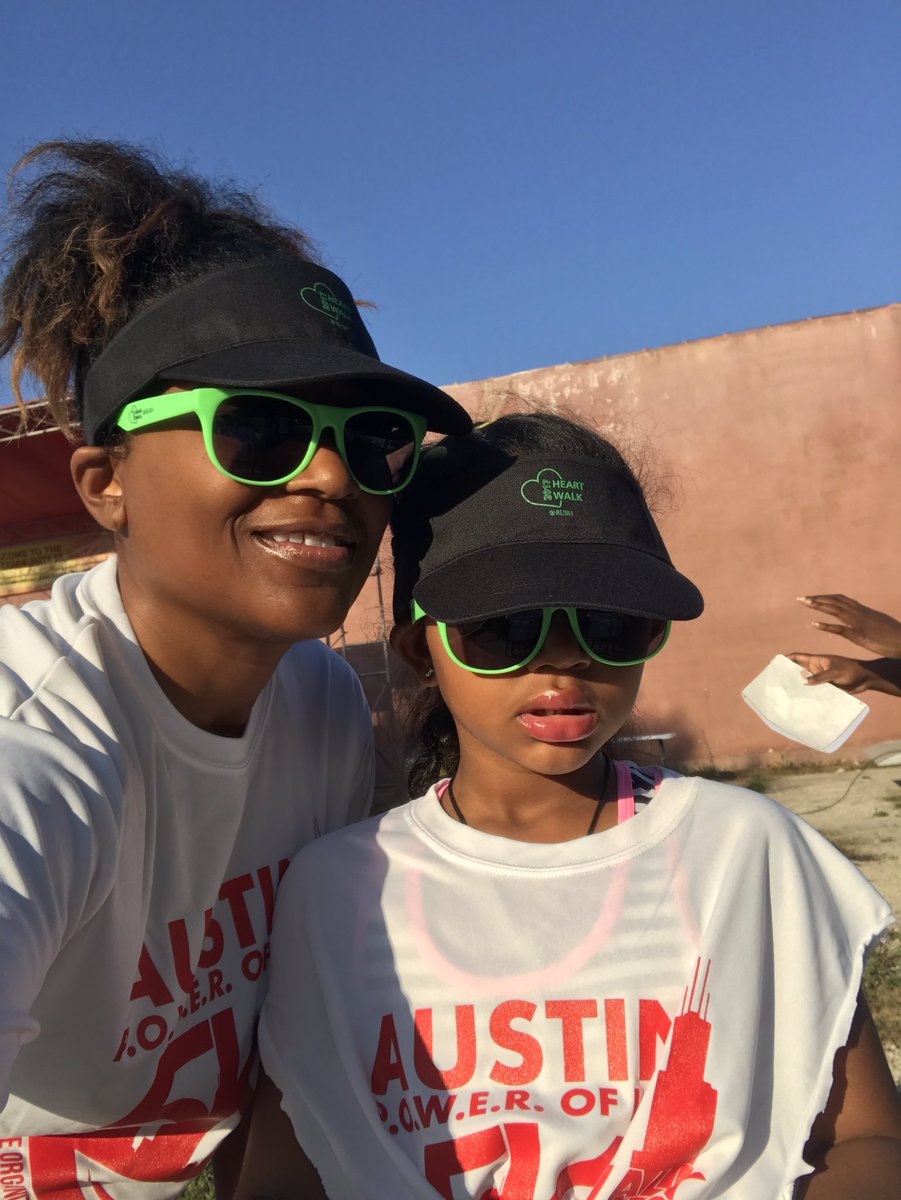MoniqueReedPhD's tweet photo. @austinPOWER2015 @RushUNursing @RushMedical @wrenethajulion #BarbJoEllenSheilaKendraPaula @having a great time at 2017 Austin POWER 5K https://t.co/jrvhXf75nX