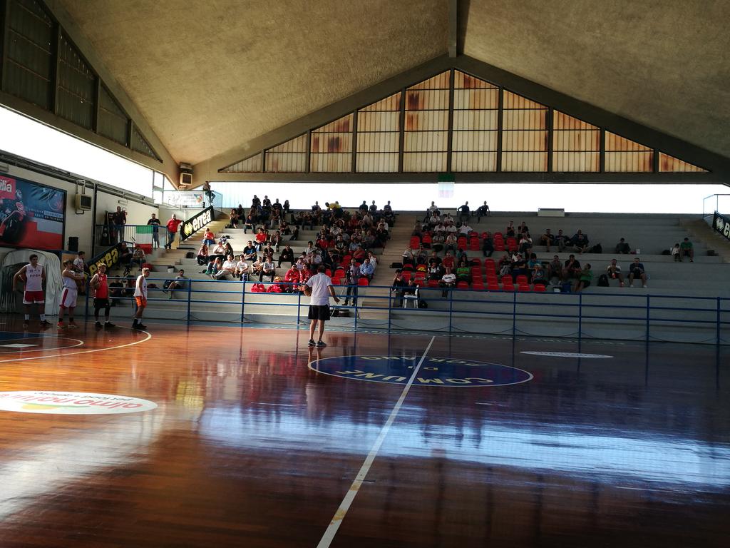 cremoninimauri's tweet photo. #orvieto clinic nazionale #minibasket e #basket coach Capobianco in apertura, per aprire la mente, e il cuore !#wearefamily . . . sempre !!! https://t.co/Y3qpncf0lb