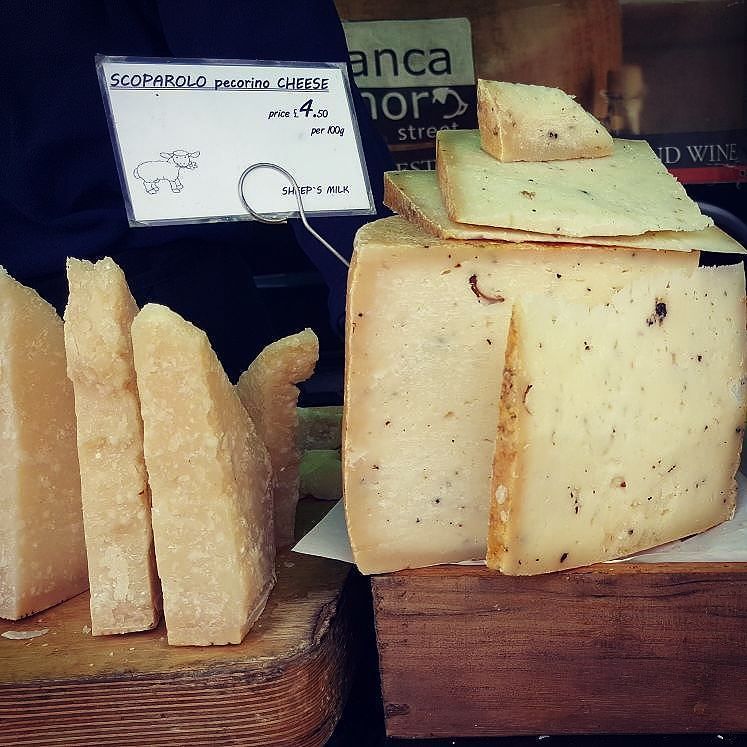 surreymarkets's tweet photo. Thank you to everyone who joined us for today's #Cobham farmers' market - See you next month on the 28th October! … https://t.co/70GWKpezwL https://t.co/BgZ0shXNfA