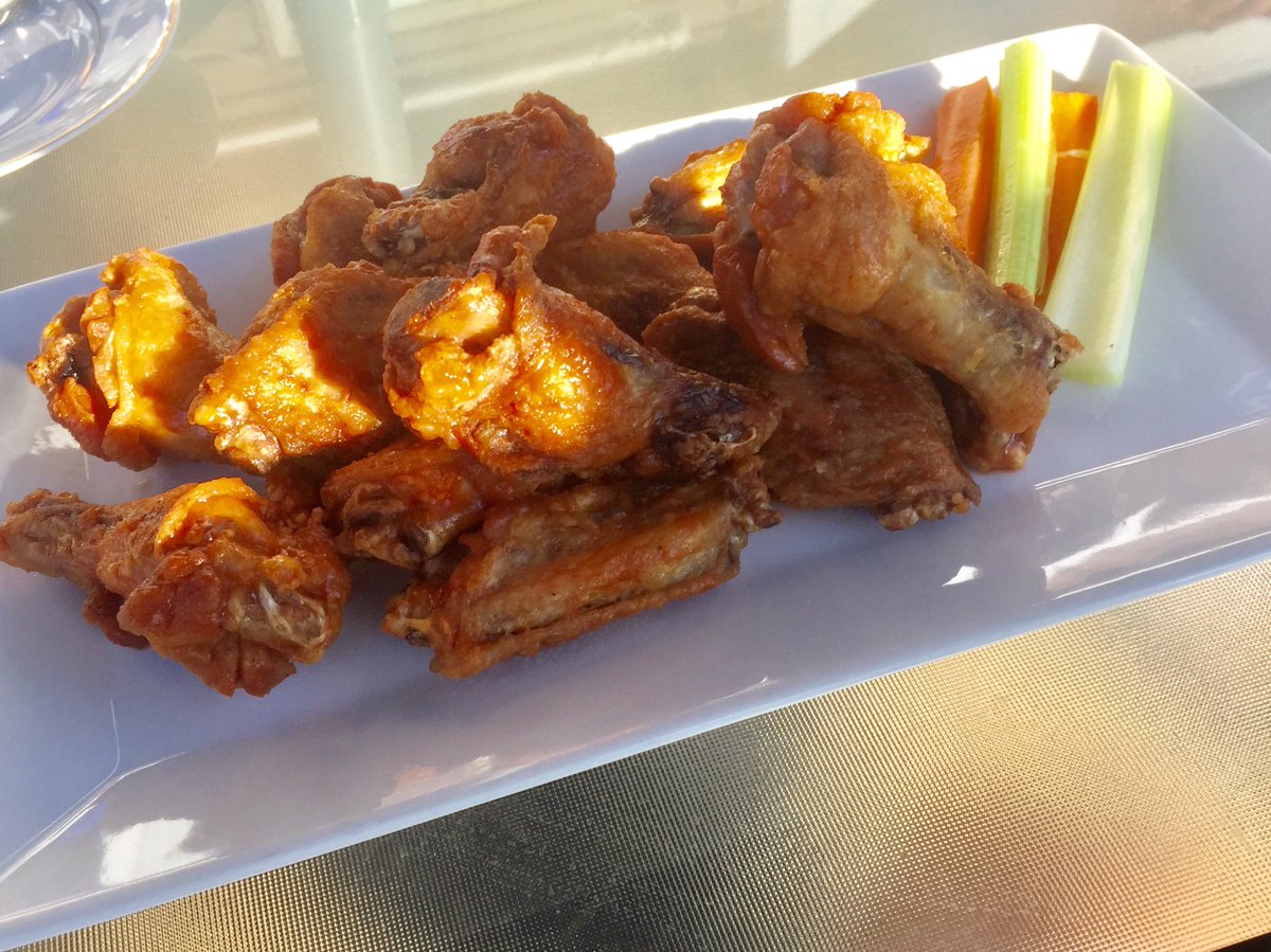 triplecrownbist's tweet photo. The Wicked Weekend Wing Deal Continues Tonight!$6.50 A Baker's Dozen With Any Beverage! https://t.co/Kr7MBOl9lM