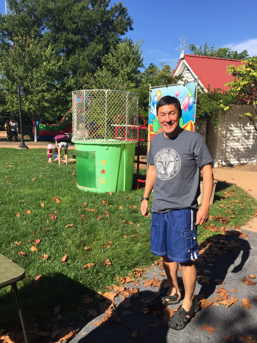 Dunk your favorite representative <a href="/MarkKeam/">Mark Keam 🇺🇸</a> RIGHT NOW at Family Fun Day to raise money for Growing Hope's childhood cancer fundraiser
