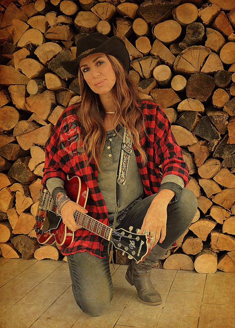 KrisReichert's tweet photo. Finally out! My #NewVideo for #PerfectThing - second single from my album #ChaosInTexas Check it Out!! https://t.co/DUW0XVthG4 https://t.co/VAYQaG9QmA