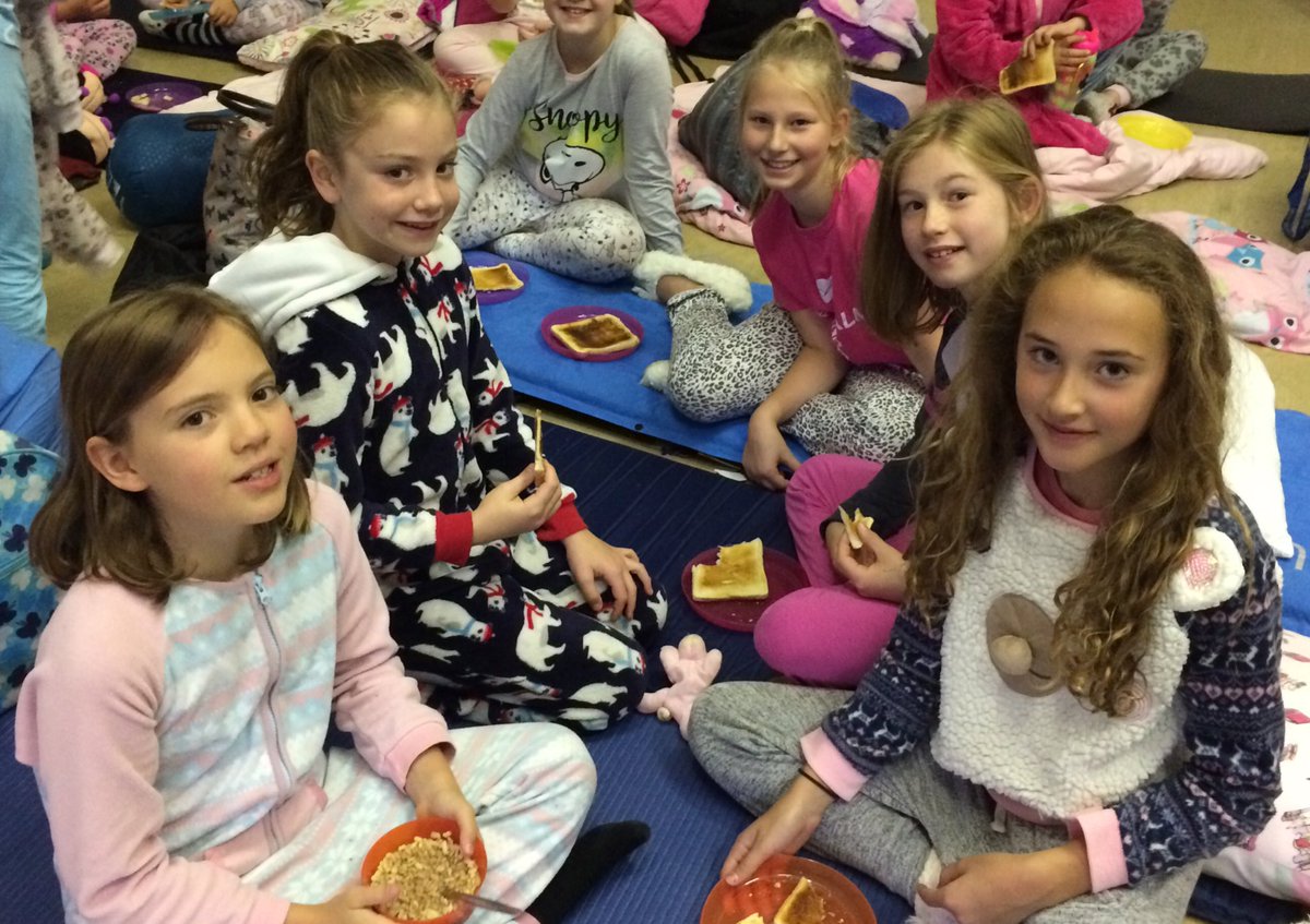 sonningprimary's tweet photo. The BIG sleepover has been a fantastic success! Campfire, songs, film & even some sleep 😴 #amazingstaff #tabletpcs #fundraiser @WokyPaper https://t.co/TkVvvoojrB