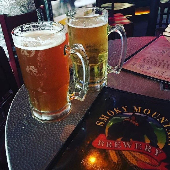 Game day essentials 👌🍺🐻 #TasteTheCraft #GameDay