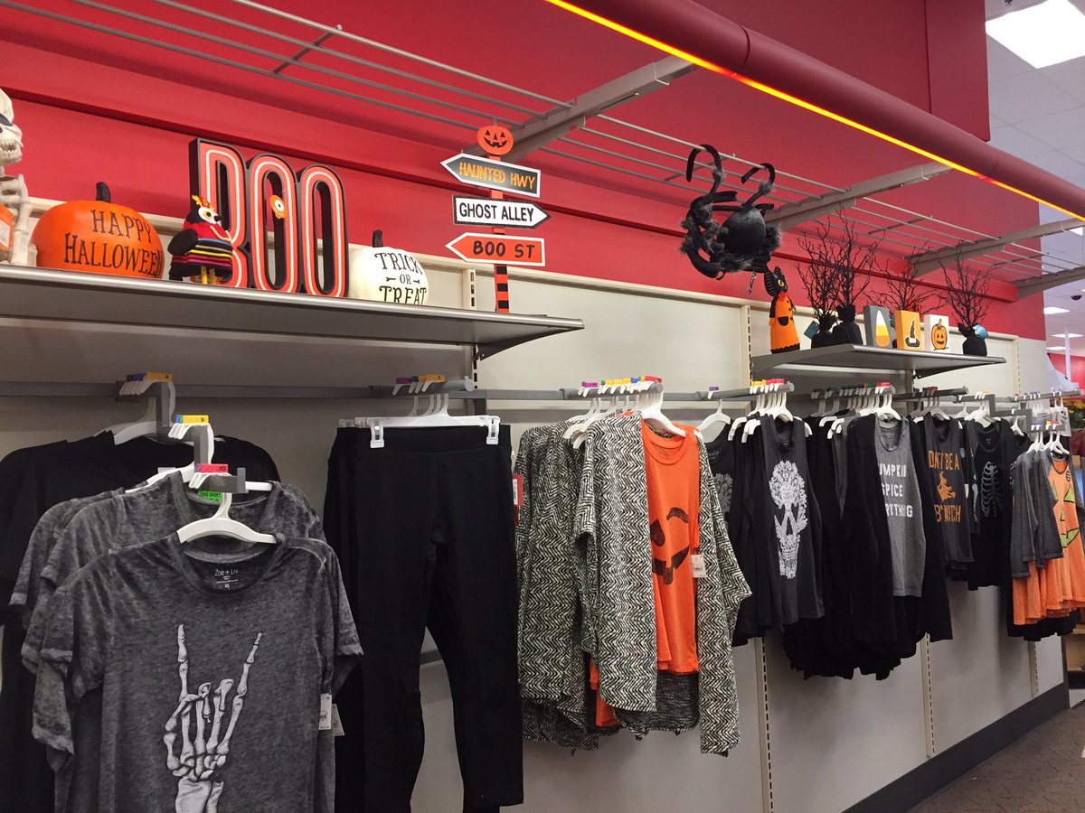 molly_esche's tweet photo. Proud of my team's Halloween #TargetStyle merchandising! #teachandtrain @VKonkolewski https://t.co/16FnRWXcim