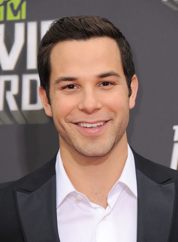 Happy Birthday Skylar Astin 