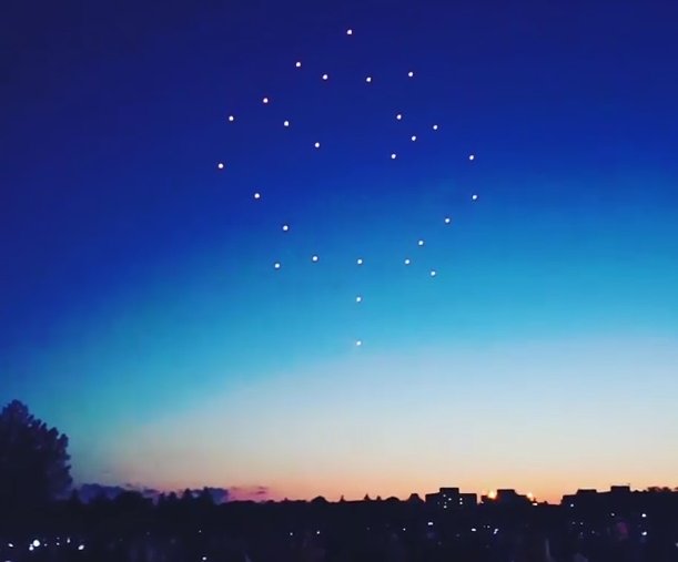 Ever seen a live drone show? 28 drones will take the sky tonight at 8:45pm to commemorate Canada 150. @Arrowonics https://t.co/U6IEKsshhs