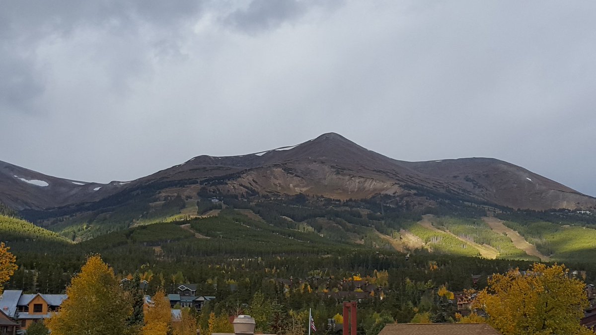 BrianBwms's tweet photo. I'm dying to make some #Dumb&amp;Dumber references about the Rockies and #JohnDenver but I can't. https://t.co/UM7EjkBDRE