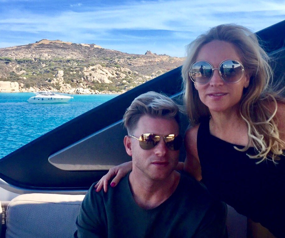 staerox's tweet photo. Happy #weekend everyone! #StaeHappy @andrewderbs #sunglasses swapπ·πΆπππ₯β€οΈππ https://t.co/DZAnItp8kG