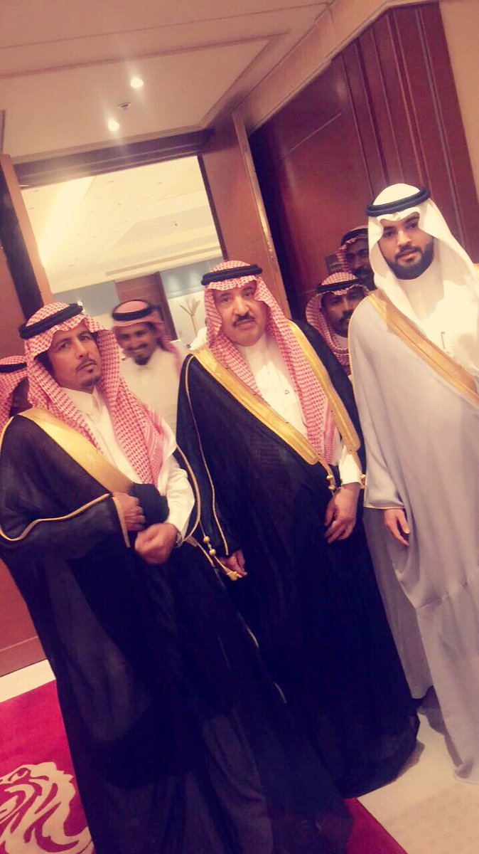 alblidan's tweet photo. من اليمين
مناحي بن مشعل آل بليدان
وصاحب السمو الملكي الامير:
عبدالعزيز بن ناصر بن عبدالعزيز آل سعود
والشيخ سعود بن مدعج آل بليدان https://t.co/2MQr3AkCJ9
