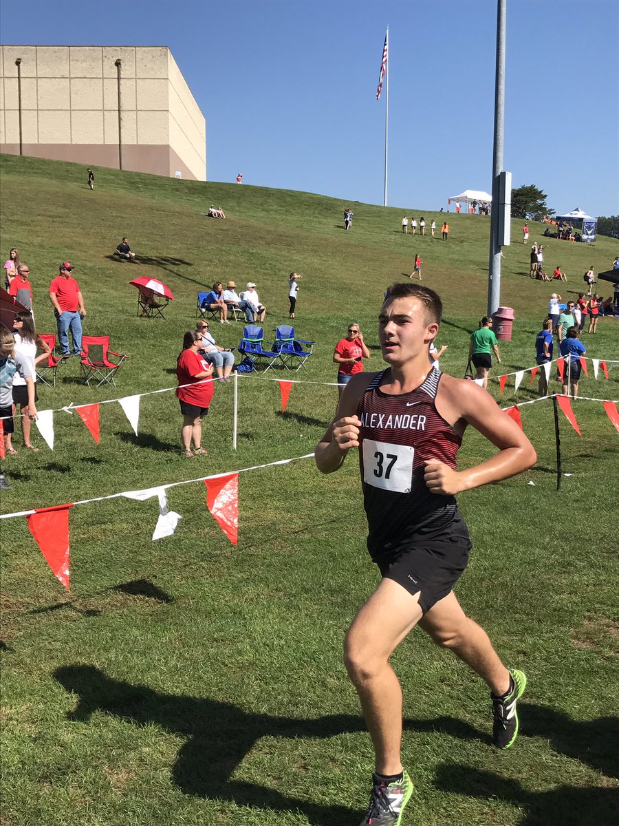 MarkinsChad's tweet photo. Dylan Mecum runs a great race at Rio Grande! Over 250 competitors ๐ฅ#runninfast https://t.co/JRIIFM4yEH