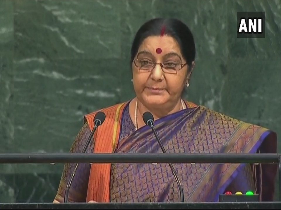 timesofindia's tweet photo. EAM @SushmaSwaraj is addressing the 72nd #UNGA session in New York.
Live updates here https://t.co/8hSzy0NJJS https://t.co/mWdAAxhOEE
