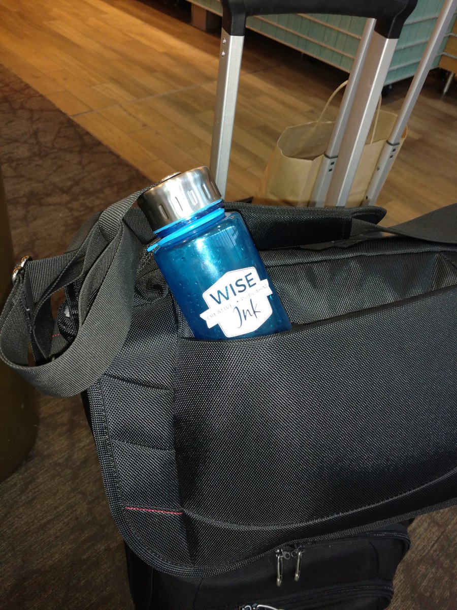 AmyP5204's tweet photo. Going to Phoenix to see the Cards and the Dbacks... and to work on the next editing changes #amwriting #amyswitnesstree #wiseinkpub https://t.co/mEu53UPQmq