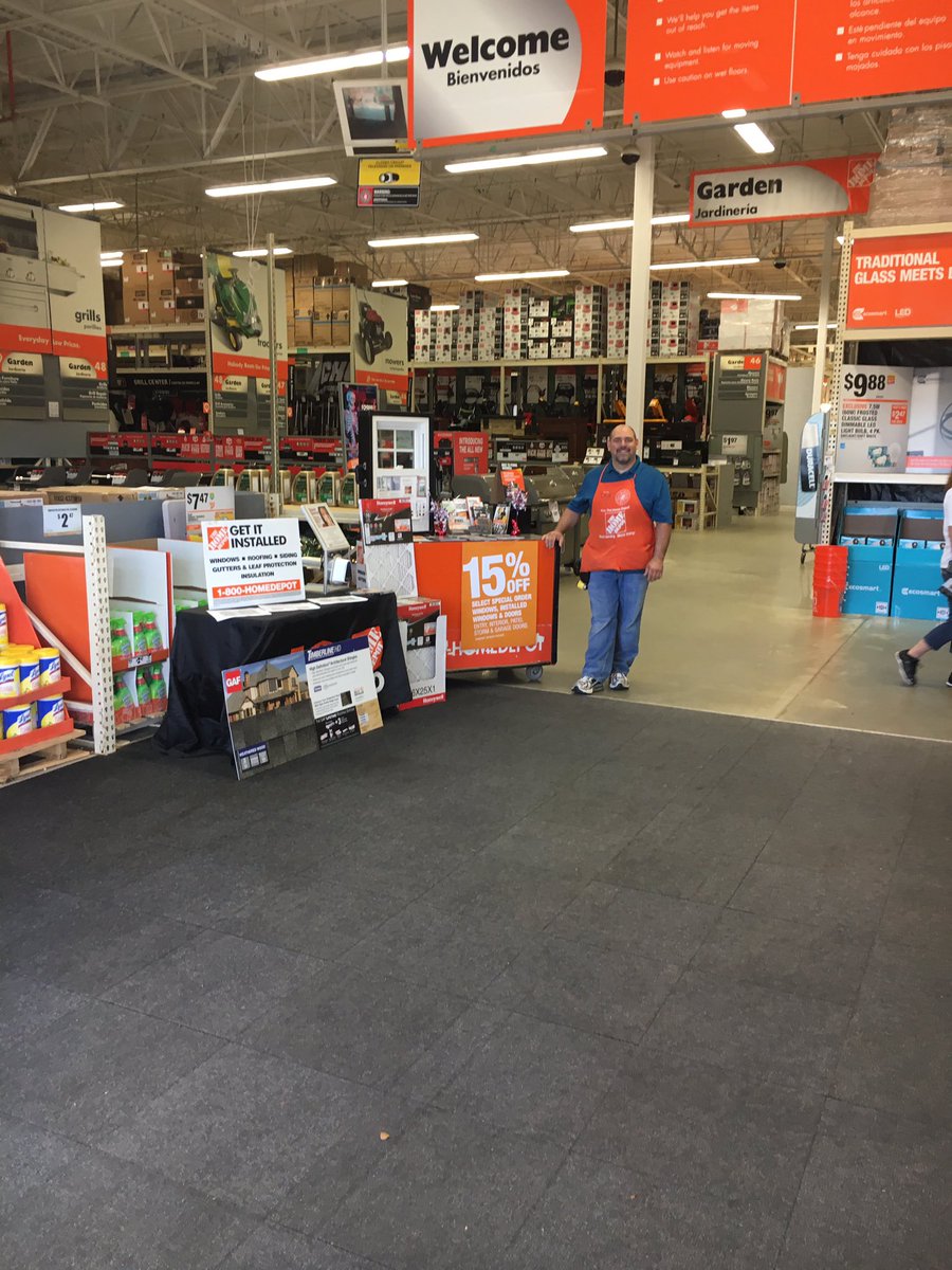 realbeenright's tweet photo. DS Don is armed with a disarming smile as he helps educate customers an array of services THD offers #winteriscoming @terryfreeman57 #MA8551 https://t.co/CcbItP7IjV