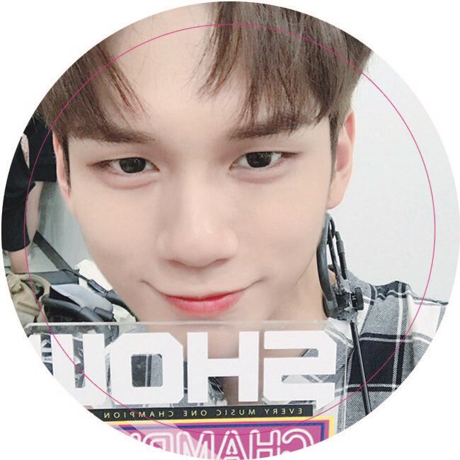 Mlgm0201Lg's tweet image. RT+팔로우)) 🌸부산 원아페 성우 도무송 나눔🌸
 원아페에서 성우 도무송 나눔 합니다!
인증은 두가지이고 교환과 문의는 디엠 주세요!
나눔 @AlsuskfjqgO와 같이합니다 메인틧 봐주세요
자세한 공지는 추후 타래로 올리겠습니다!