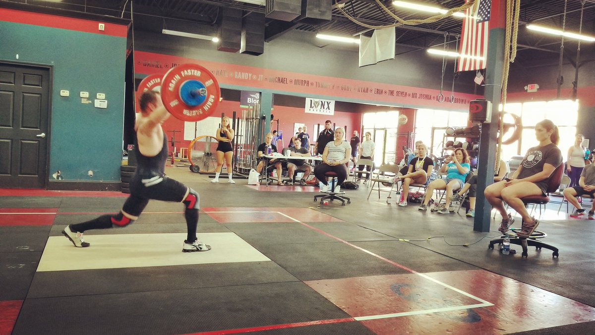 CrossFitHD's tweet image. Men's session underway  @hdbarbellclub Fall Harvest of Gains
#weightlifting #nikeweightlifting #hdbarbell #hdbarbellclub #fitness #CrossFit