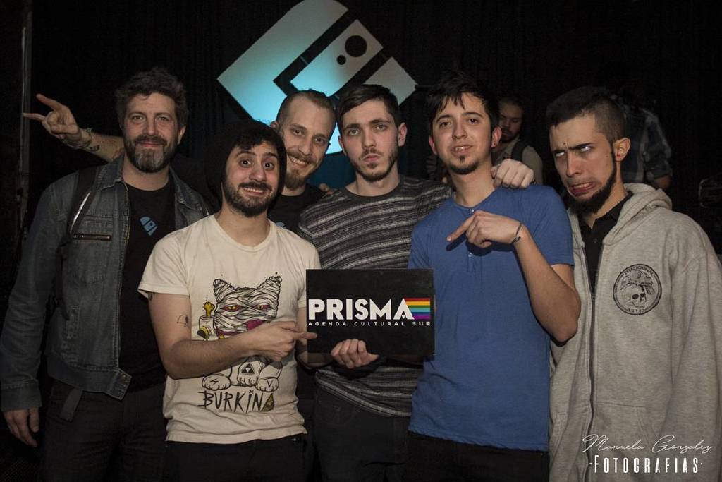 Anoche estuvimos en la #fiesta por los 10 años de Espías del Umbral y la presentación de su nuevo disco #Vencer en… ift.tt/2jUUCBp