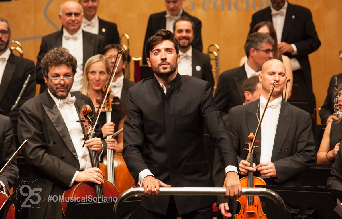 ¡<a href="/MendezConductor/">Antonio Méndez</a> culmina un conciertazo en el #OMusicalSoriano con la <a href="/OSCyL_/">OSCyL</a> !
