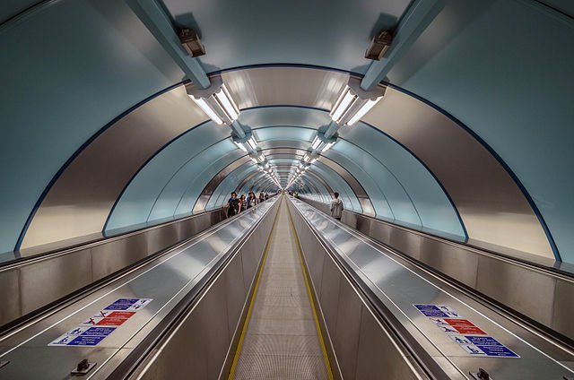 _i0n's tweet photo. Forget #Uber We need #Travelators https://t.co/i8Ip1KXqfJ