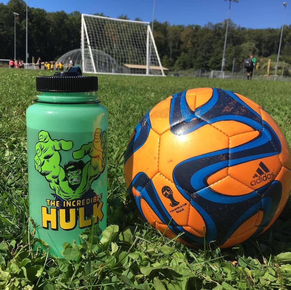 MommyUnj's tweet photo. It's #soccer Saturday! #gameday #gameready @nalgeneusa #saturdaymorning #letsplay #readytoplay #soccermom #timetop… https://t.co/3uOIHkQSly https://t.co/BMcbIvCwMu