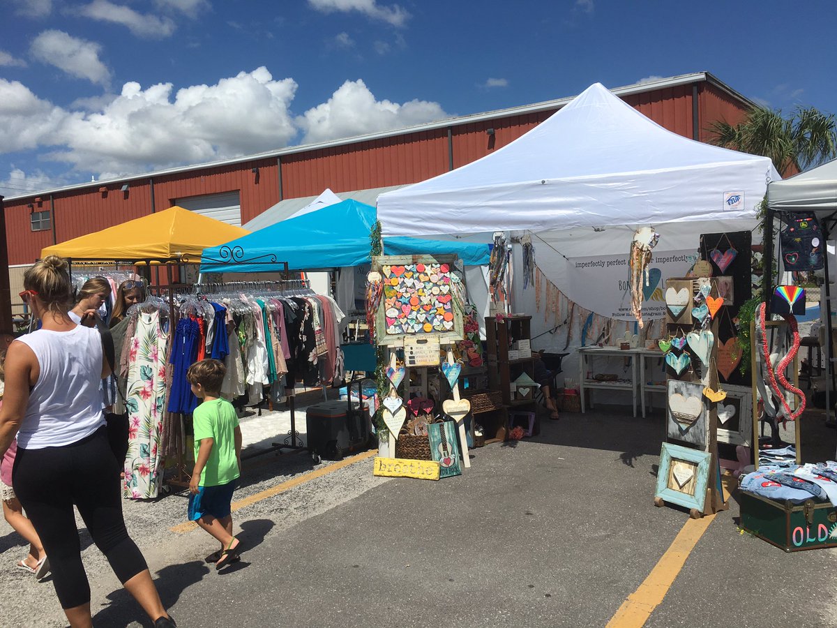 3DBrewing's tweet photo. Boutiques and Brews is here 12-6! Come on out and drink a 3 Daughters Beer or Cider and shop local! #gobeer #FLCider https://t.co/zEjZlZwtjh