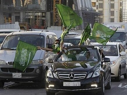 Qabdullahhumair's tweet photo. #الله_يعز_الوطن_ويعز_حكامه
•
يدوم العز يا وطني
يا ارضي وداري وسكني
'
يدوم العز يا بلادي
يا راحة بالي وأمني https://t.co/GTDTr6YdL2