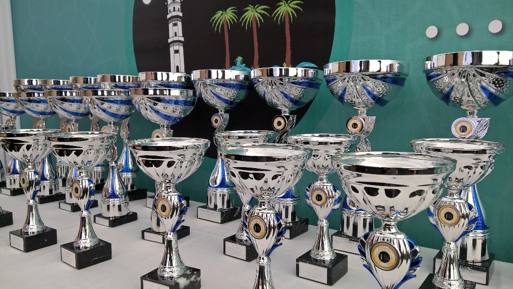 LajnaUK's tweet photo. Academic competition trophies ready to be awarded at #LajnaUKIjtema 2017 #WomenInIslam https://t.co/Drt3uOf8dh