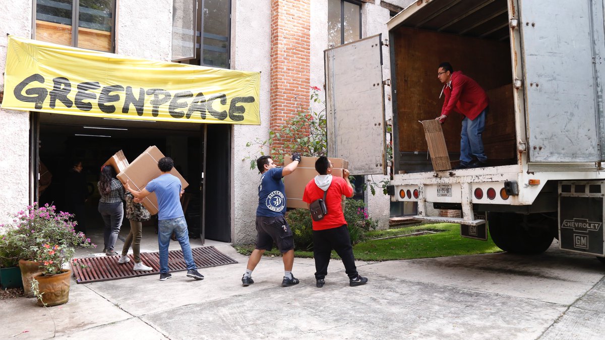 greenpeacemx's tweet photo. #TuAyudaSiLlega 
@SerapazMexico @greenpeacemx @caritasmexicana enviaron a #Morelos esta mañana donaciones recibidas x la sociedad civil https://t.co/jRtOFpIfiK