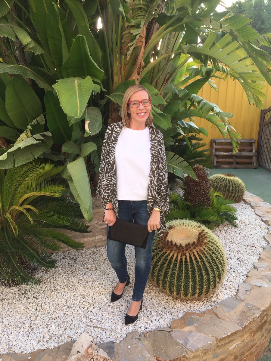 tritacones's tweet photo. 🍂🍁Bienvenido Otoño 🍂 🍁. #outfit #ootd #lookoftheday #stiletto #cartera #piel #kimono #kaki #colordemoda #denim #blog #tritacones #instapic https://t.co/Obn1ug5OzG