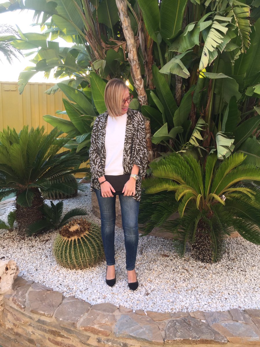 tritacones's tweet photo. 🍂🍁Bienvenido Otoño 🍂 🍁. #outfit #ootd #lookoftheday #stiletto #cartera #piel #kimono #kaki #colordemoda #denim #blog #tritacones #instapic https://t.co/Obn1ug5OzG