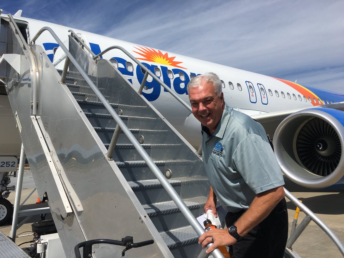 Who let <a href="/bbaileywnct/">Brian Bailey</a> on the plane to Hartford? #roadtrip