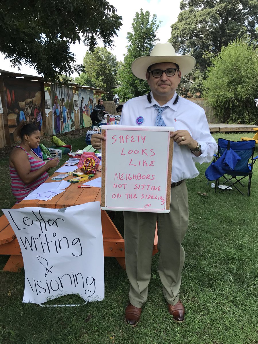 cltuprising's tweet photo. Christian shares his vision of safety with us! #KLSweek2017 https://t.co/vlpBJzsKPi