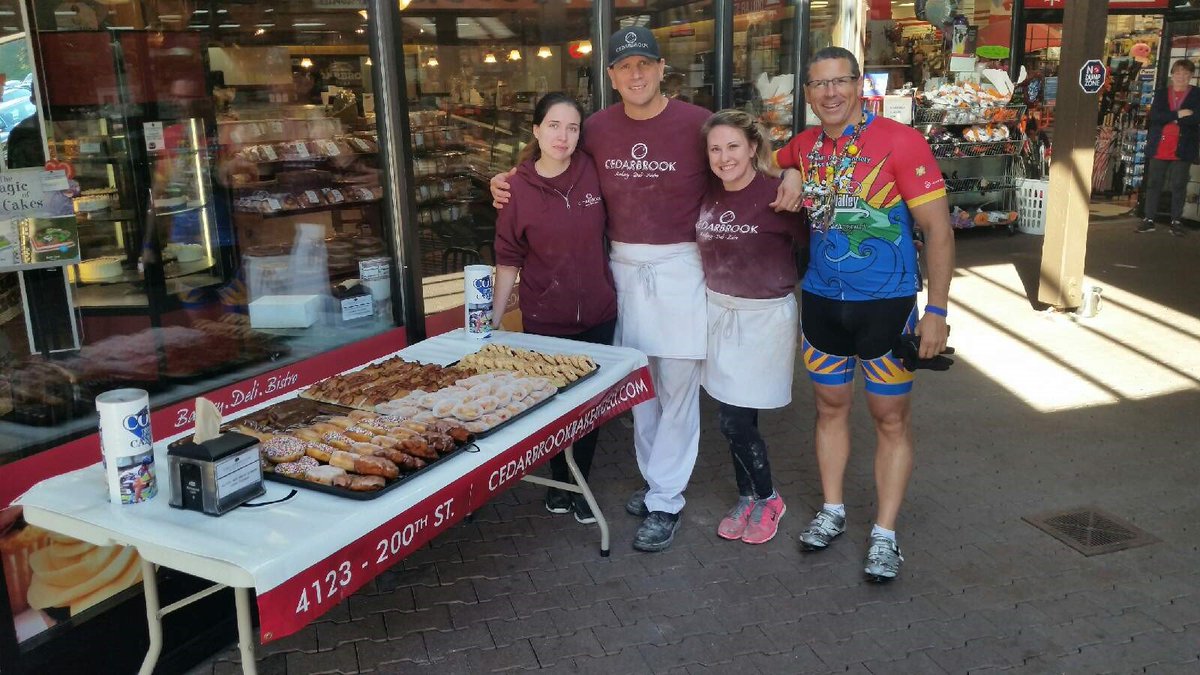 CedarbrookBakes's tweet photo. We love supporting the riders along the way!
#Copsforcancer #supporttheride #vancouver #community Cops for Cancer https://t.co/qUFCeZMZ2E