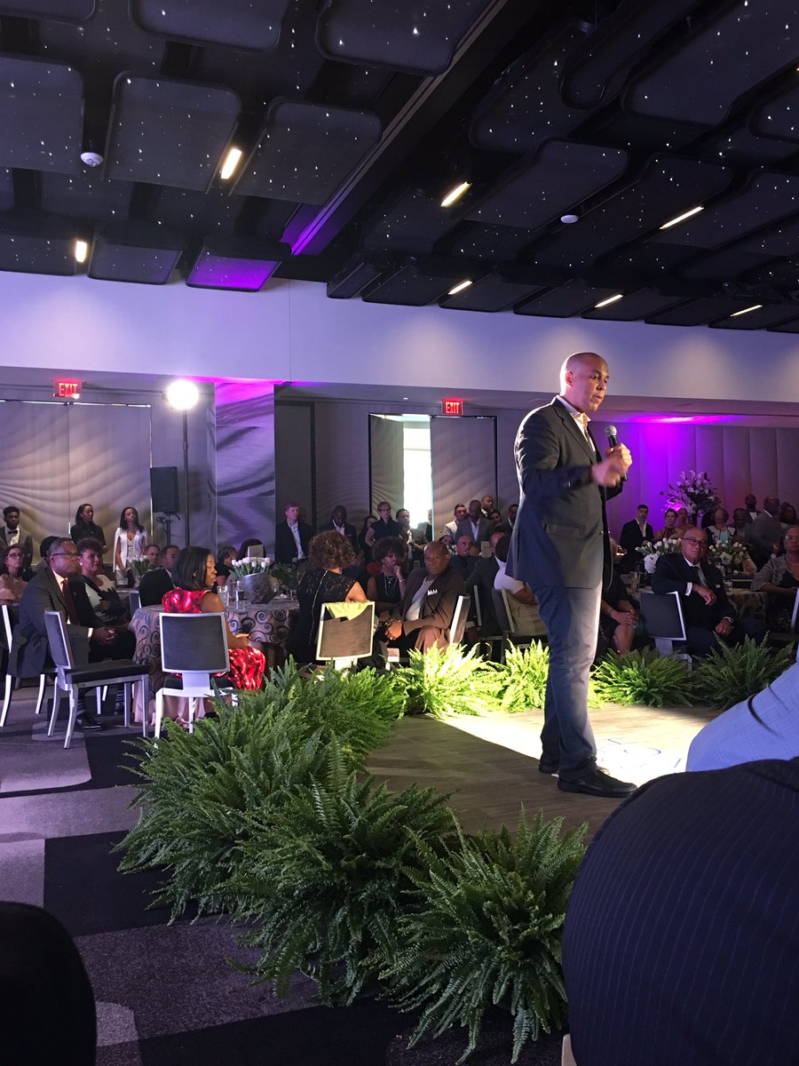 myrnabell's tweet photo. Excited!  Just heard from the honorable @CoreyBooker love him! @WatergateHotel @Congressionalblackcaucus https://t.co/Jf9GjgOGhe