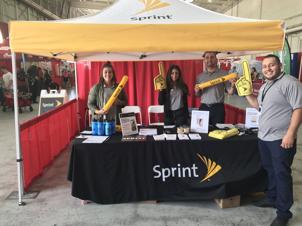 fitfoodiekarina's tweet photo. Stop by our Sprint booth at the Miramar Air Show for the best value in wireless! #switchnsave #Sprint @tdrugatz @SDMikeE1331 @marceloclaure https://t.co/MdlXXWi5oT