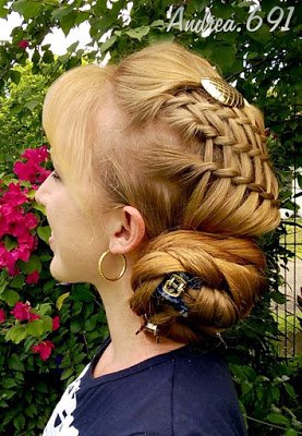 DFrisur's tweet photo. (#Ananas #Scheiben #Trendige #Frisur Frisuren) has been published on Frisu ... - https://t.co/F4Hbz4bVP1 - 
#Haarschnitte - #FrauenFrisuren https://t.co/bmqzzFHSMo