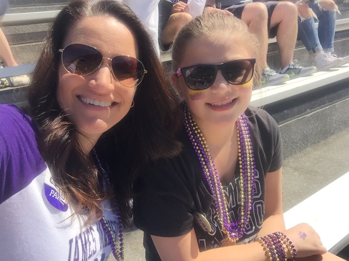 ManningTechTalk's tweet photo. #GoDukes! #JMUFamilyWeekend 💜💛🐶 @JMU https://t.co/9IGbUDhV0g