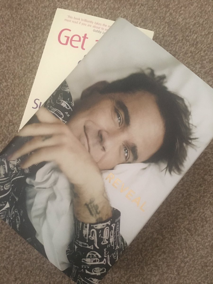 Thankyou mr postman <a href="/robbiewilliams/">Robbie Williams</a> #robbiewilliams #reveal #pressietomyself 🖤🖤