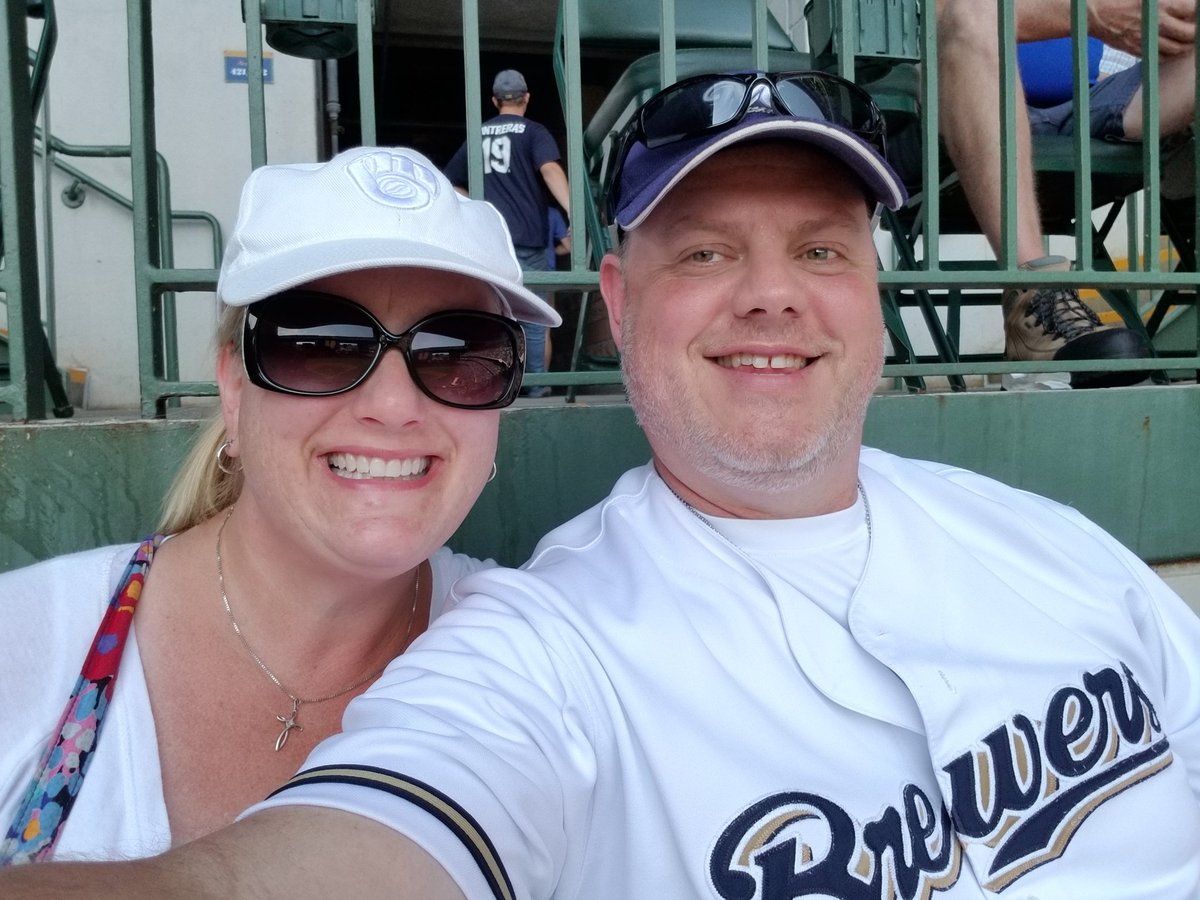 AdamKPlummer's tweet image. #ThisIsMyCrew Go Brewers!!