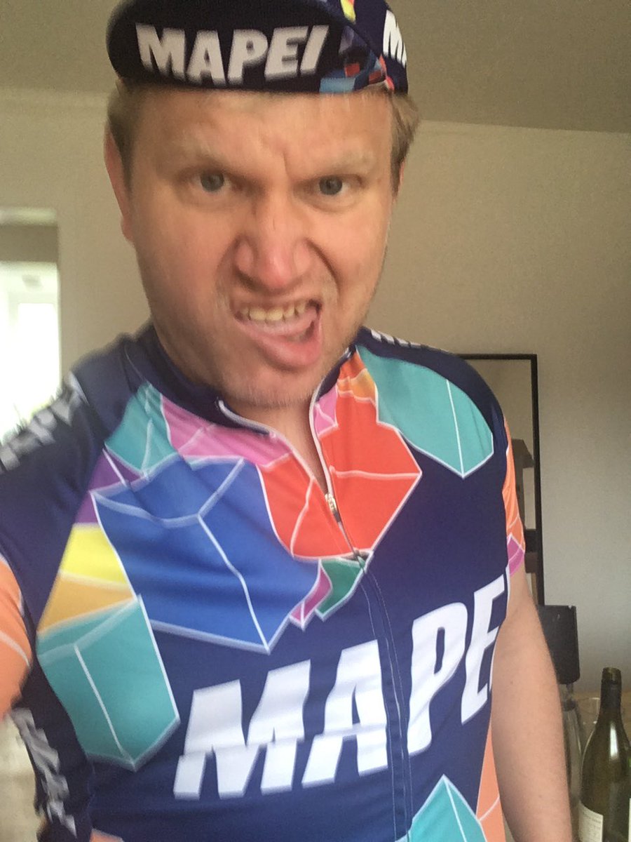 Krimseladen's tweet photo. Hvad man ikke ville give for en efterårsdag i helvede med #bagersfar https://t.co/B3Ey5ZbMX5