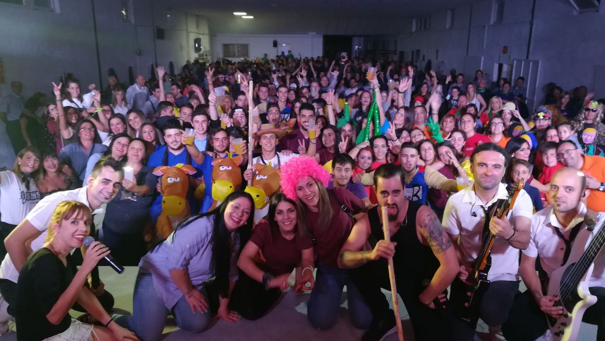 Anoche en #Espeja (Salamanca). Primer día de fiesta por todo lo alto! #NonStop #Tour2017