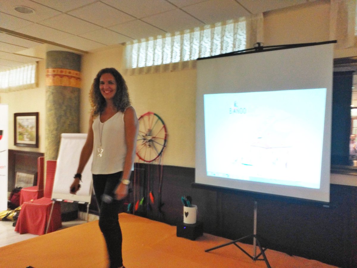 paulaSCoach's tweet photo. Lo que tienes dentro es muy bonito, muestralo!
Bonita ella y su sonrisa y su manera de llegar.
#GraciasCoaching
#branding https://t.co/uxTkucoCyT