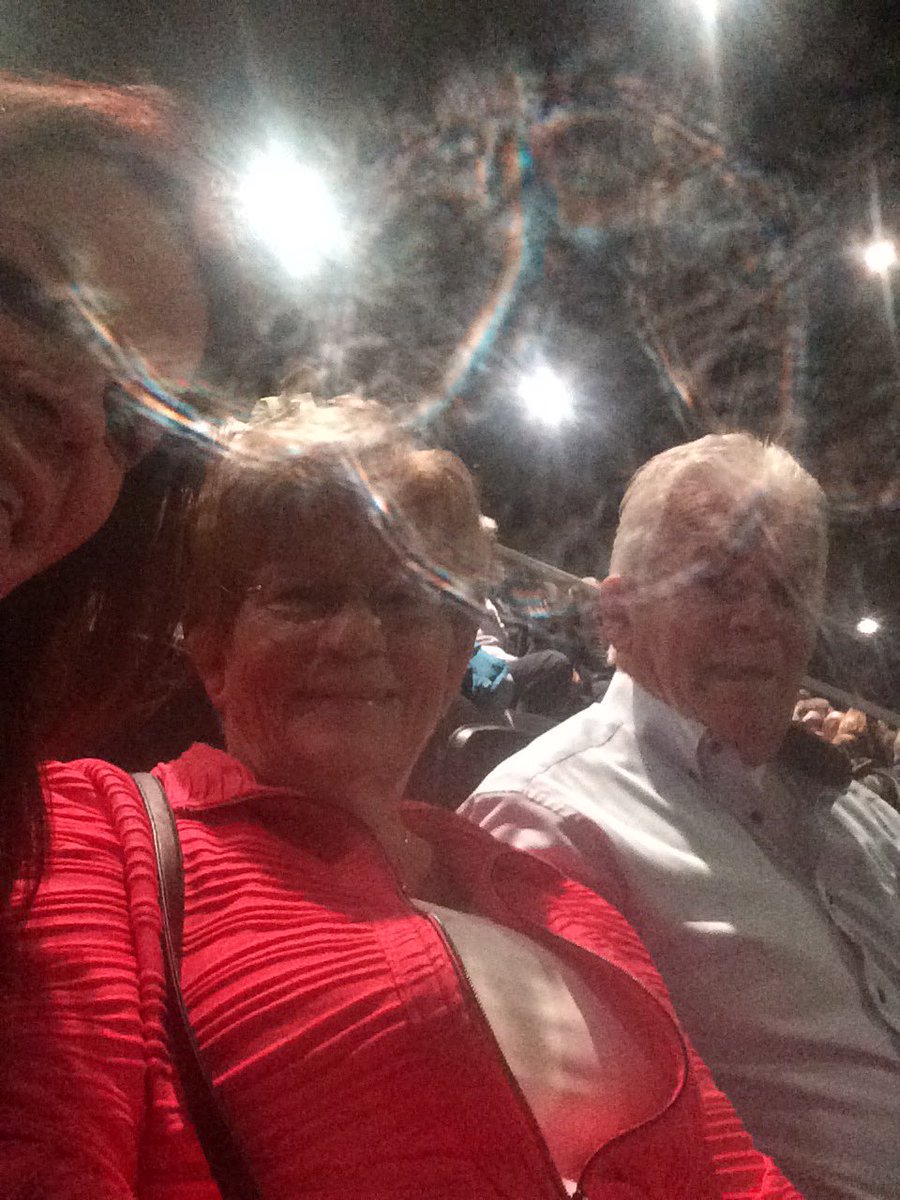 Klaar voor de show #tweetcaroline <a href="/neil/">Neil Drumm</a> diamond