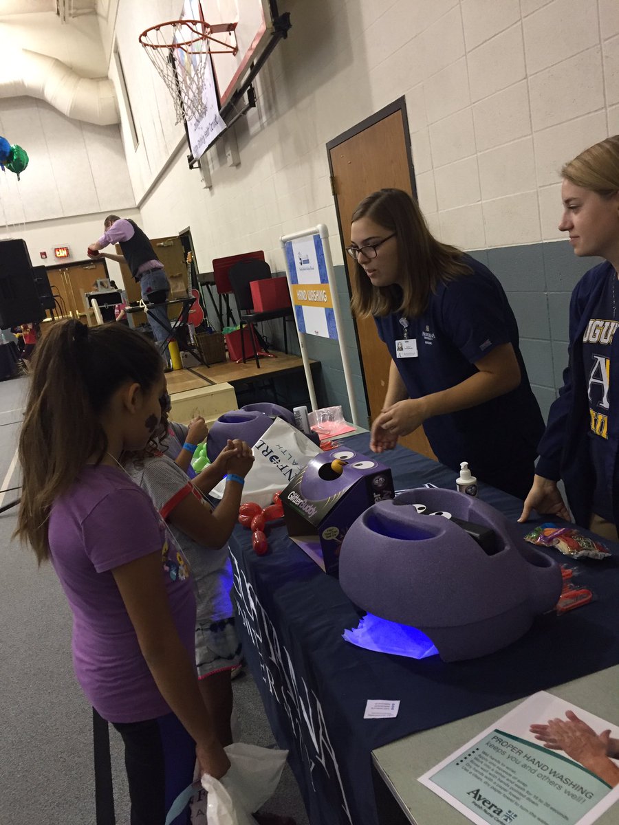 Learning how to properly wash your hands #HealthConnectSD