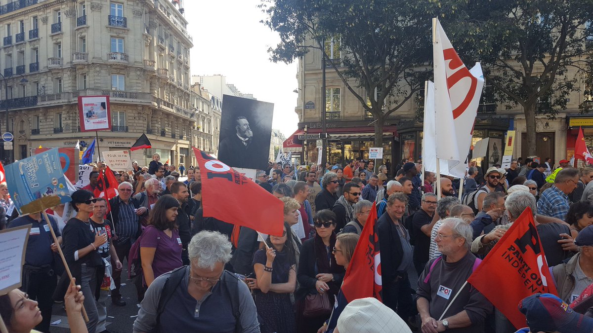 lesinsoumisdu77's tweet photo. Un succès certain pour la #manif23septembre !! Merci aux 150000 manifestants !! #FranceInsoumise #LoiTravailXXL #insoumis #Resistance https://t.co/Uw5vUqWrfw