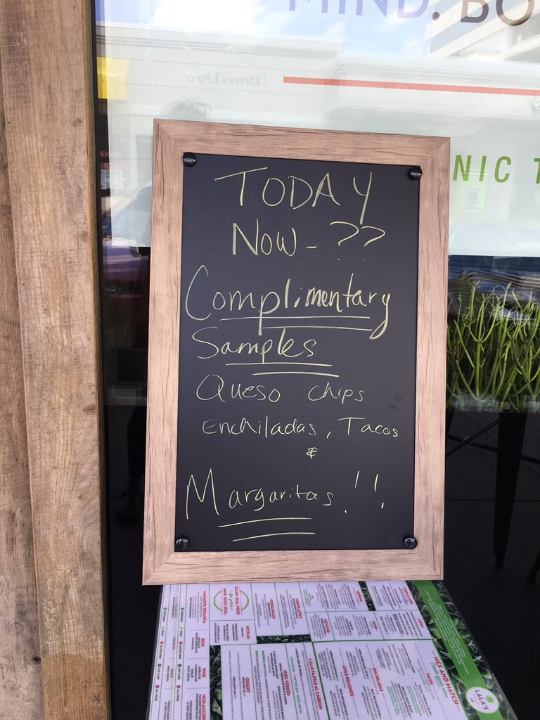 FreeInBigD's tweet image. #free samples of queso, tacos, and enchiladas @LalasMexCafe in Preston center! The jicama tacos are delicioso!