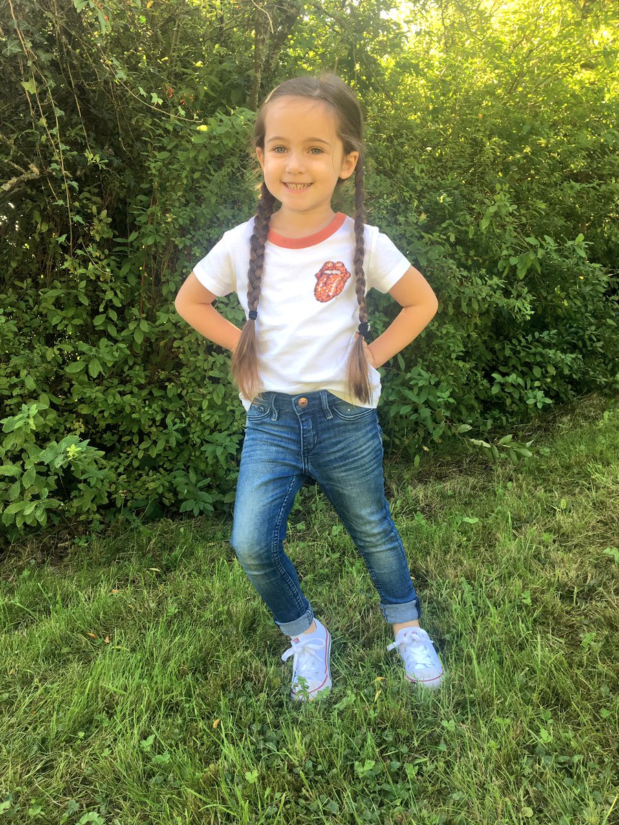 becciprebble's tweet photo. Rocking the 70's look, #skinnyjeans#rollingstones @RollingStone @Converse @SignatureMdls #next @nextofficial #signaturemodels https://t.co/9jVHwFiM1S