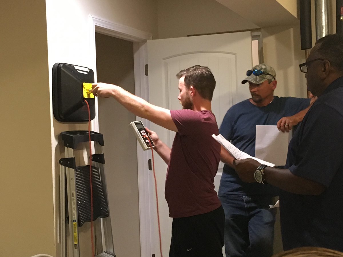 everblue_edu's tweet image. 14 Questions You Have About RESNET - answered! bit.ly/291SsI5  #resnet #energyefficiency #hersindex #energyauditor #energyauditing