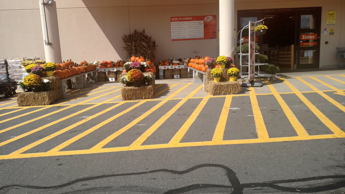cheflory's tweet photo. Fall is here at 3607.  Pumpkins are ready https://t.co/E7dGHQWbVH