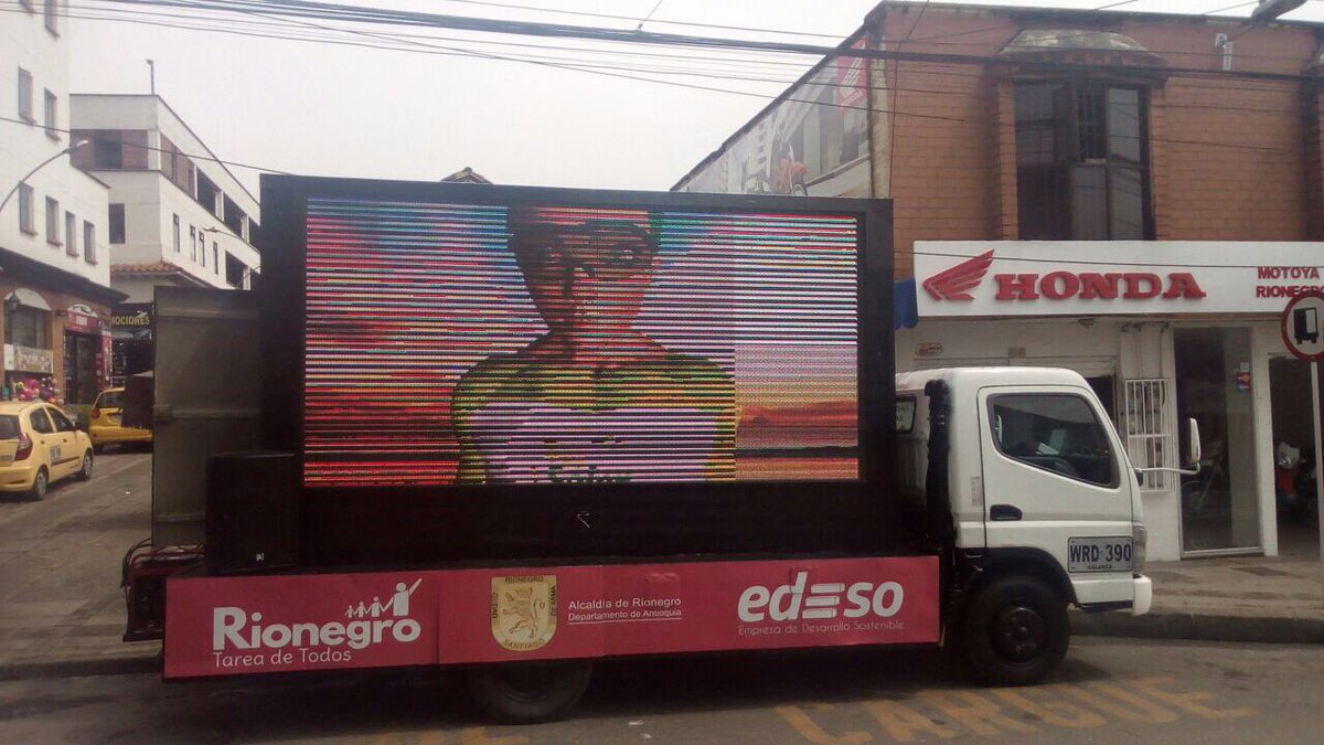 EdesoRionegro's tweet photo. Y Energético Soler llegó a Rionegro, para contarte cómo la iluminación de Rionegro está cambiando.
#RionegroSostenible #soySolar https://t.co/4xINYleaYb